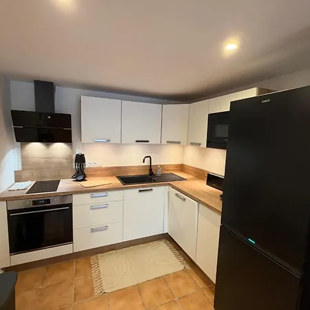 Maison Avec Cour Pour 4 Personnes *