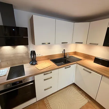 Maison Avec Cour Pour 4 Personnes *