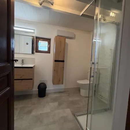 Maison Avec Cour Pour 4 Personnes * Preixan